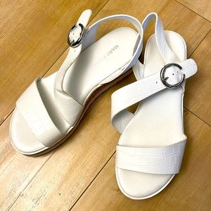 Beautiful Marc Fisher summer flats/platform sandals